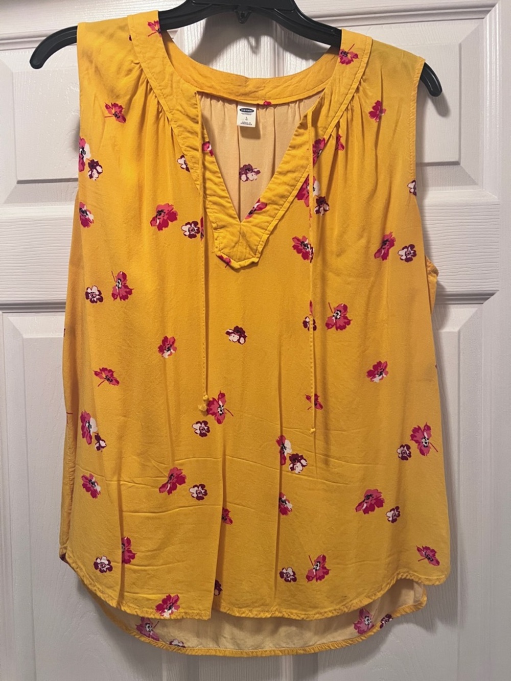 Old Navy Yellow Floral V-Neck Tie Tank